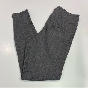A New Day Sz large black & gray chevron leggings